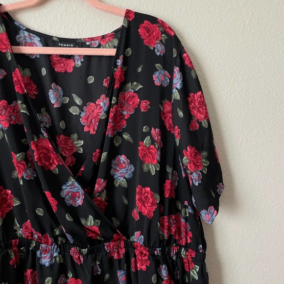 Torrid Rose Floral Blouse Plus Size 4X Black Red Surplice Babydoll Short Sleeve - Picture 5 of 10
